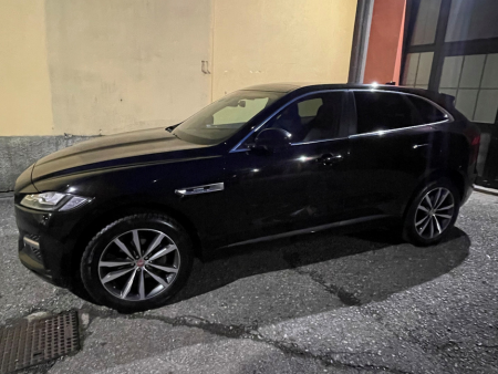 Jaguar F-Pace R-SPORT MY 19 AWD 180CV AUTO - immagine 3
